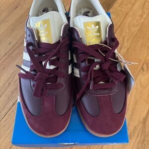 Adidas Samba OG Sneakers in maroon
